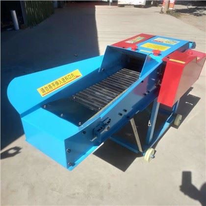 Mașină de tocat paie