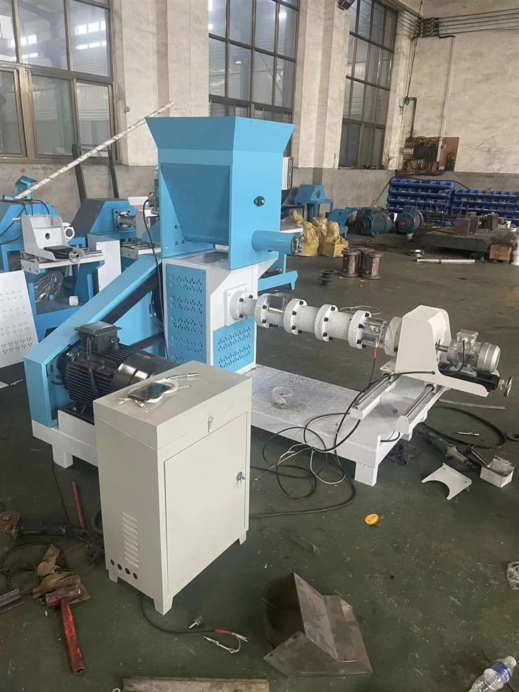 Inovator   plutitor   alimentare   extruder
