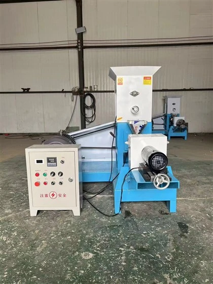 Extruder cu furaj plutitor de calitate profesională